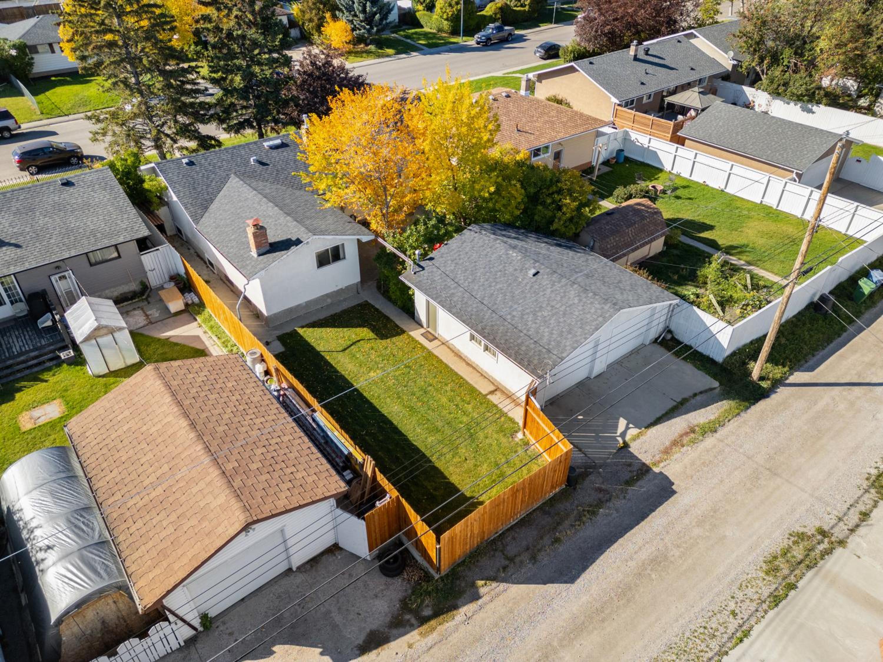 Digital Nomad's Calgary Inner City Gem 3Bd, 5Bed, Sleeps 8, Main Level