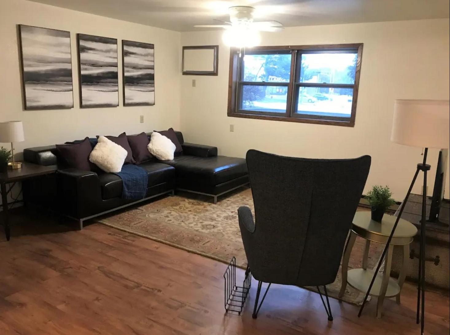 Cozy Remodeled Apartment near Green Bay & Appleton view 3