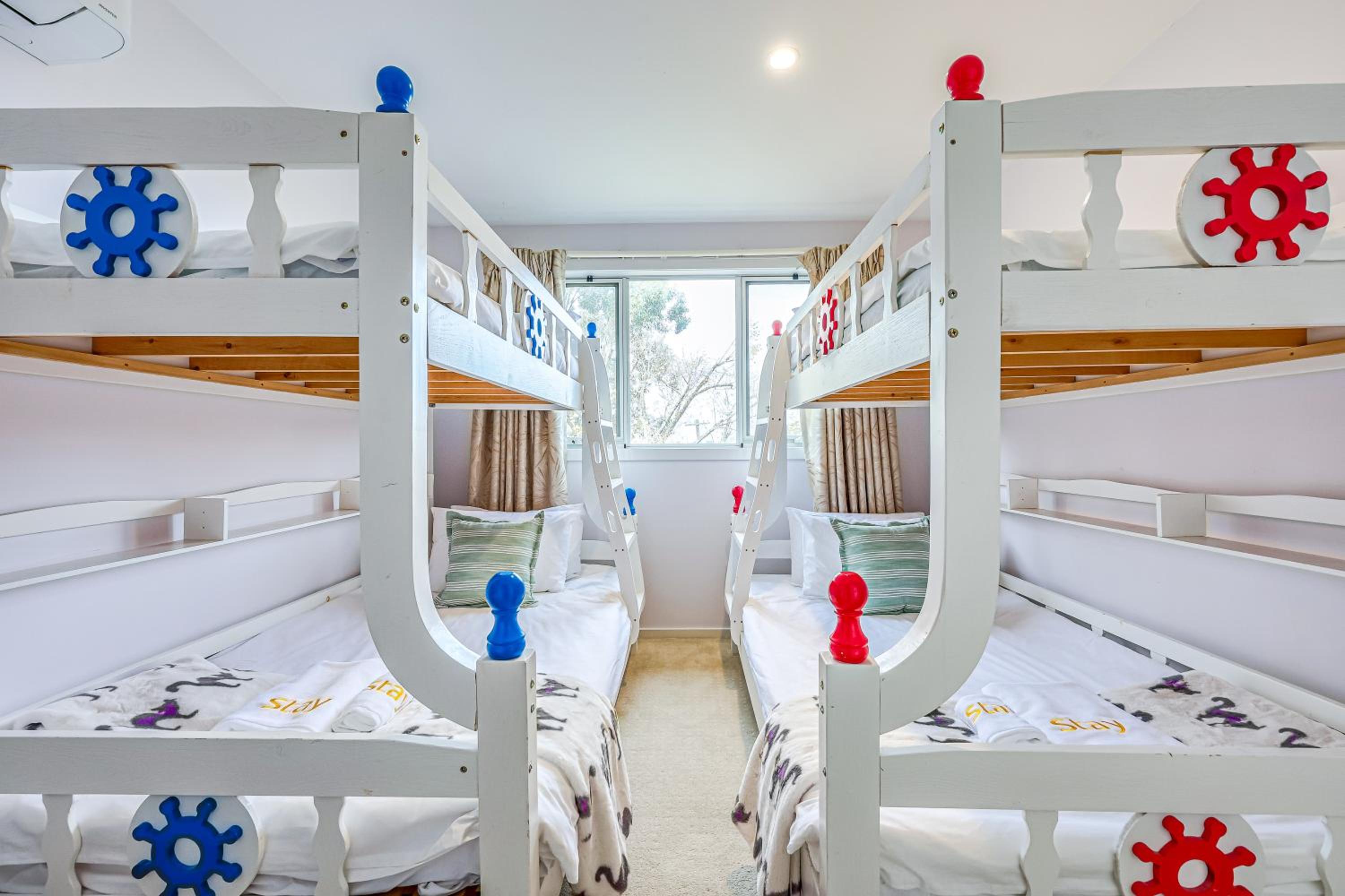 Bright Modern Holiday Home 7 Beds at Doncaster