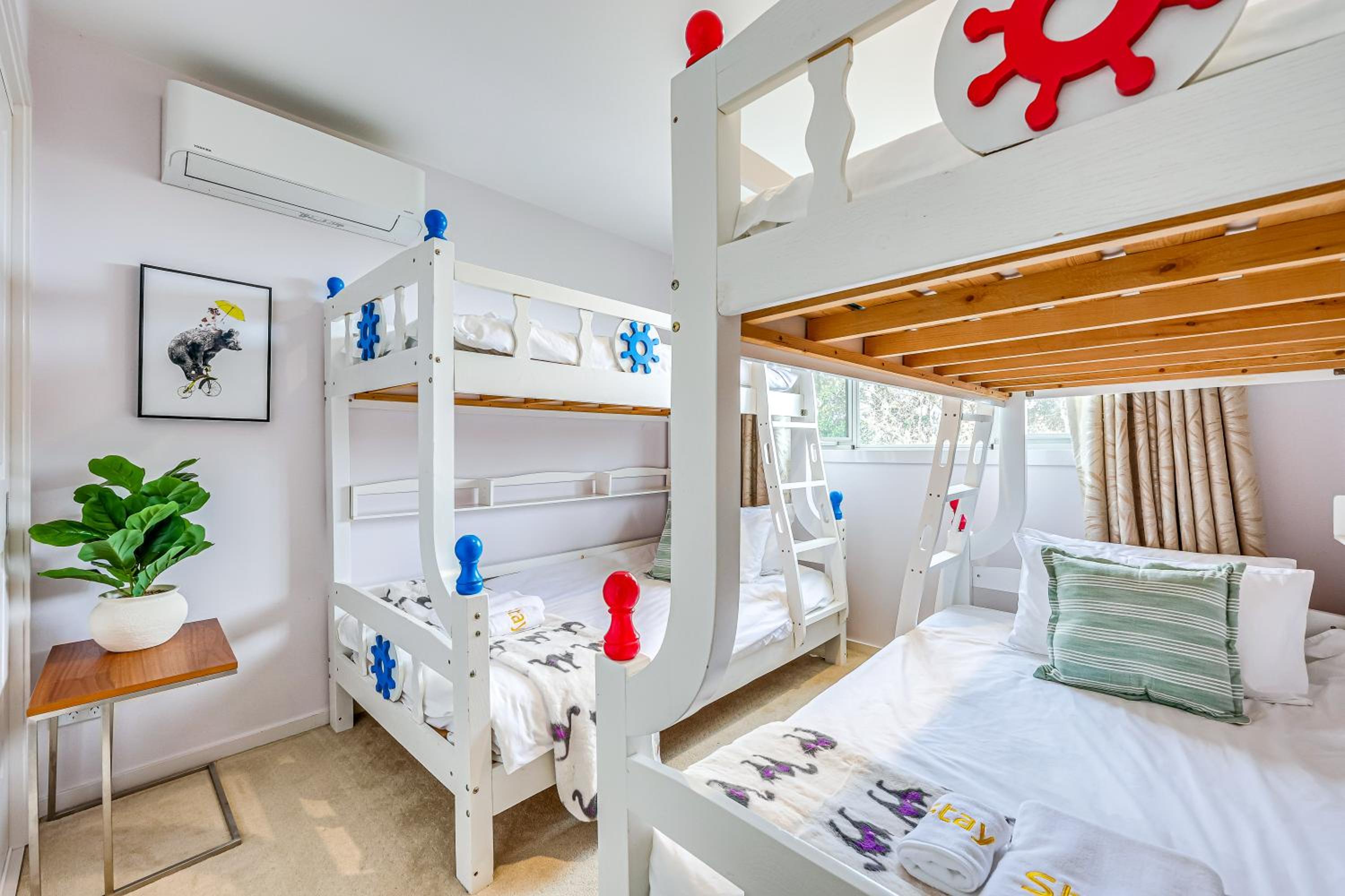 Bright Modern Holiday Home 7 Beds at Doncaster