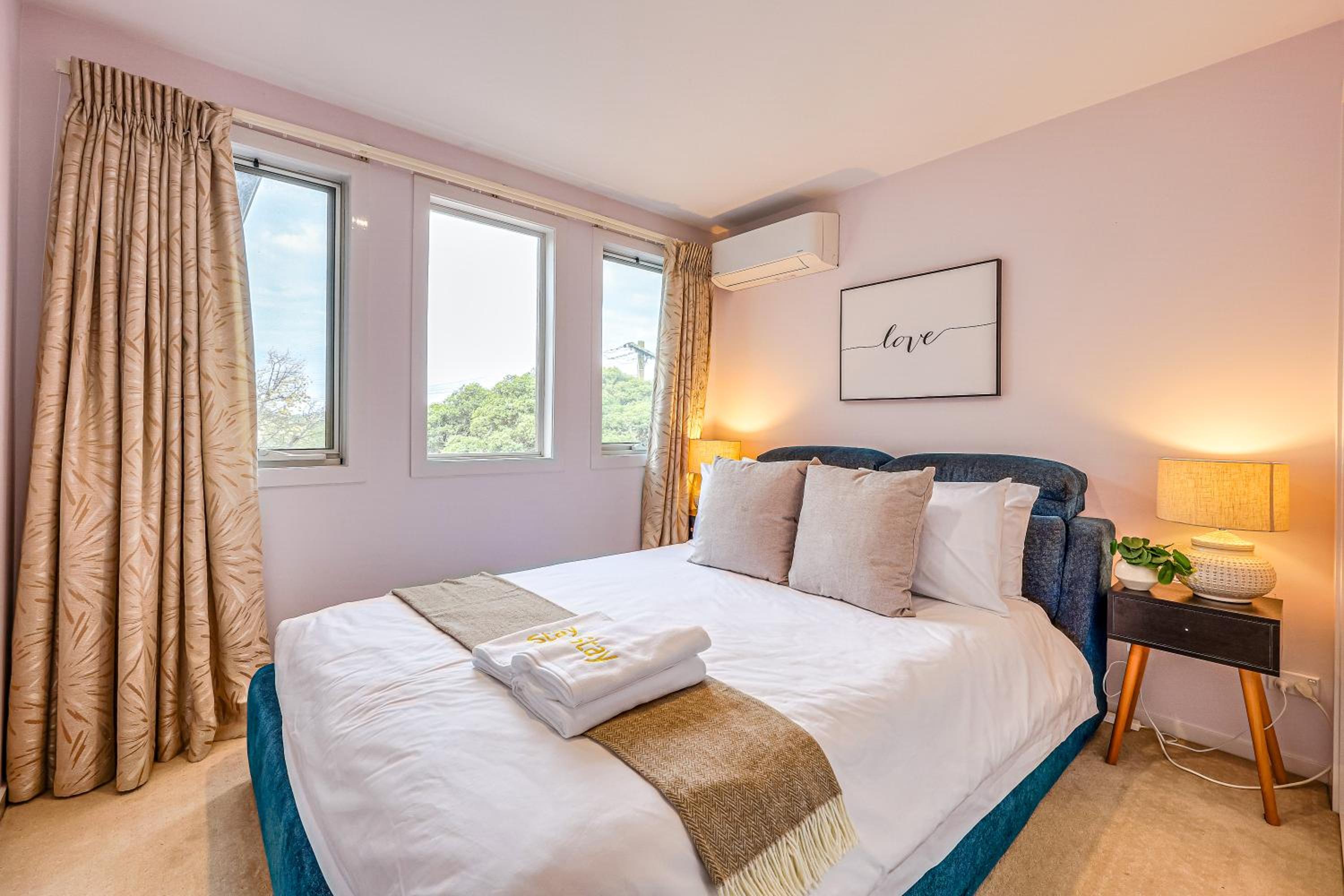 Bright Modern Holiday Home 7 Beds at Doncaster