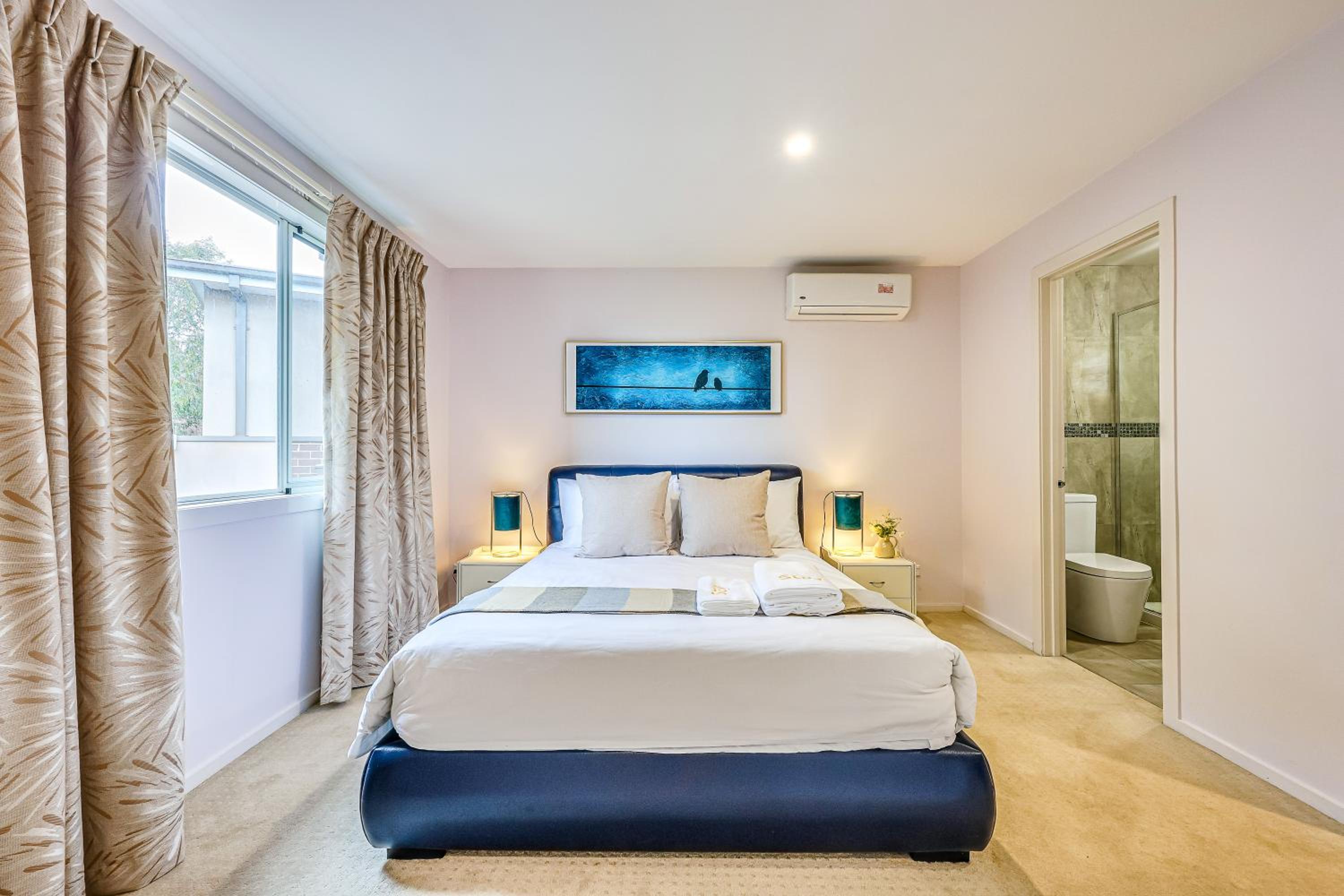 Bright Modern Holiday Home 7 Beds at Doncaster