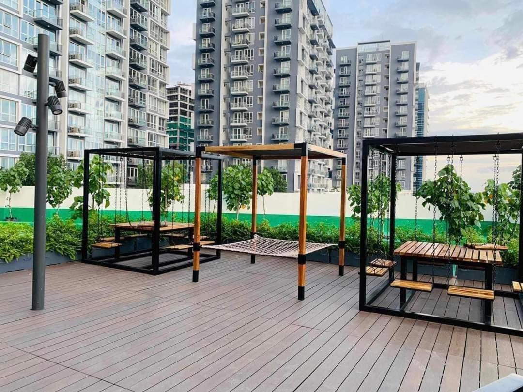 Mactan Newtown Beach Condo view 4