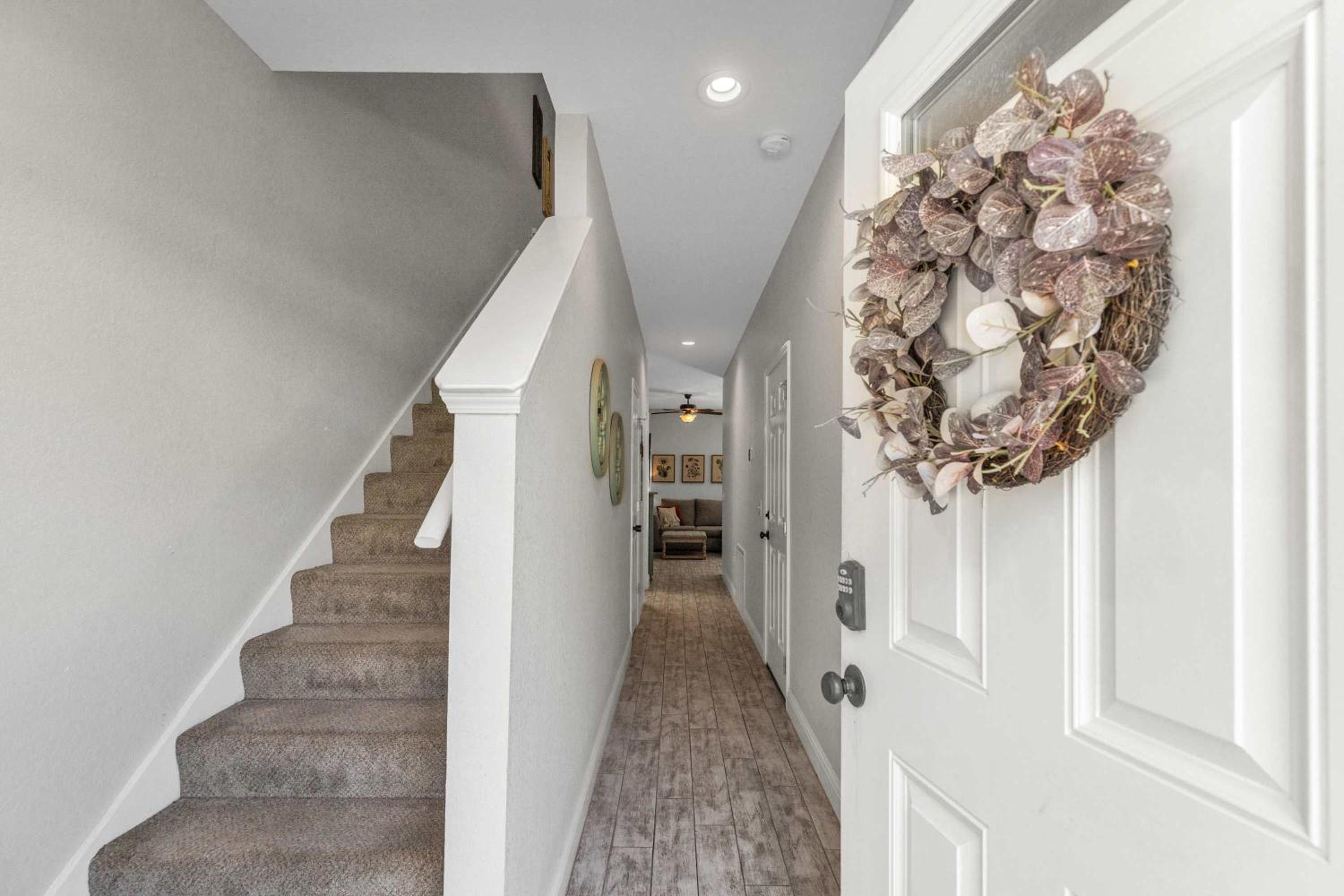 Owl's Nest Kid Pet Friendly 6miles to Beach view 4