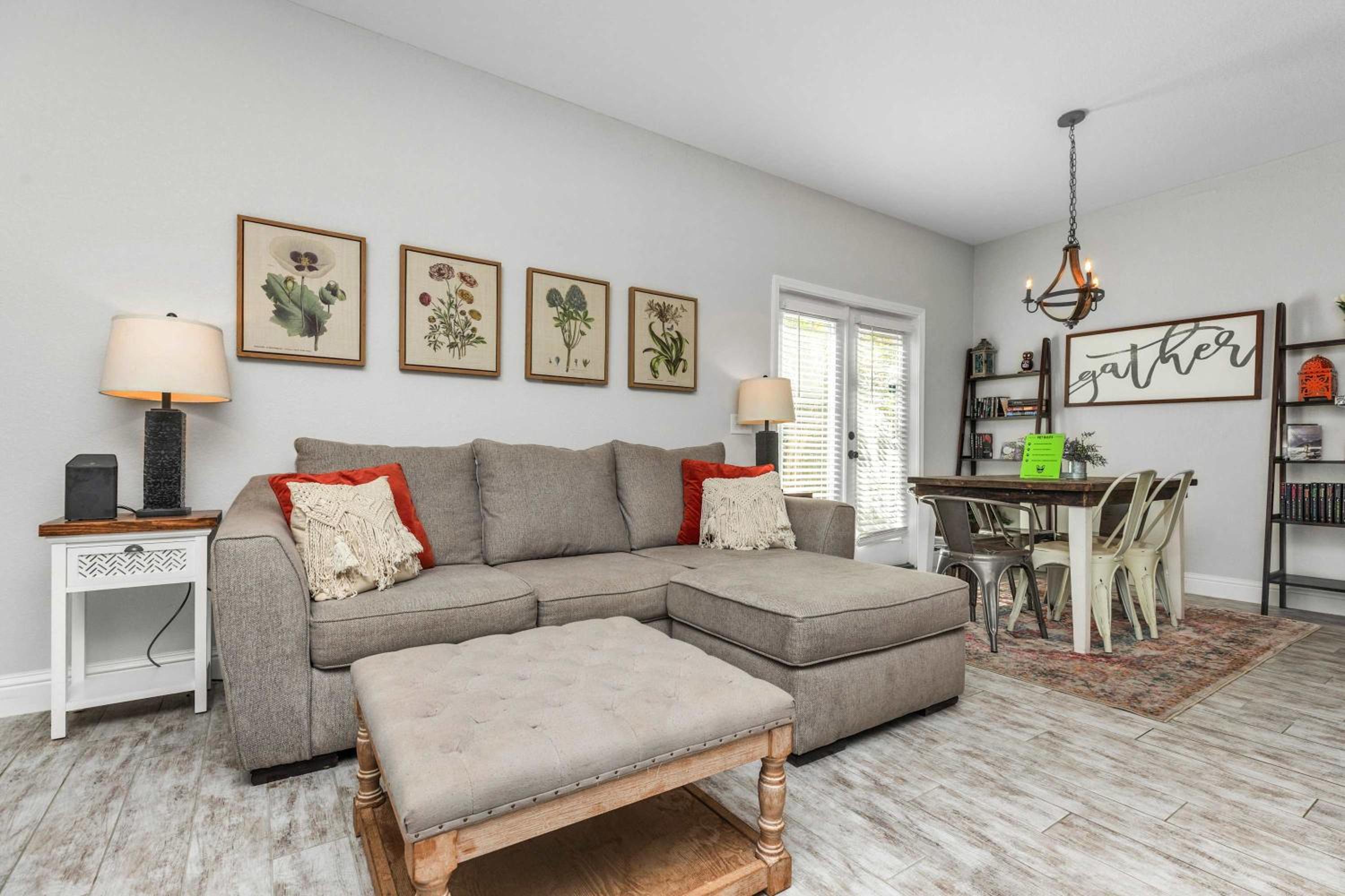 Owl's Nest Kid Pet Friendly 6miles to Beach view 5