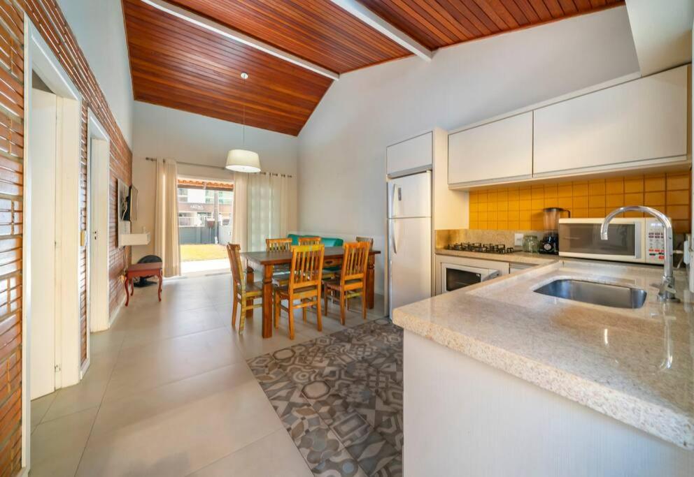 Casa na praia de Bombas