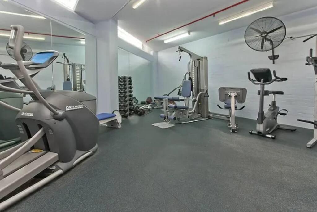 GA102 Cremorne Chic Contemporary & Convenient