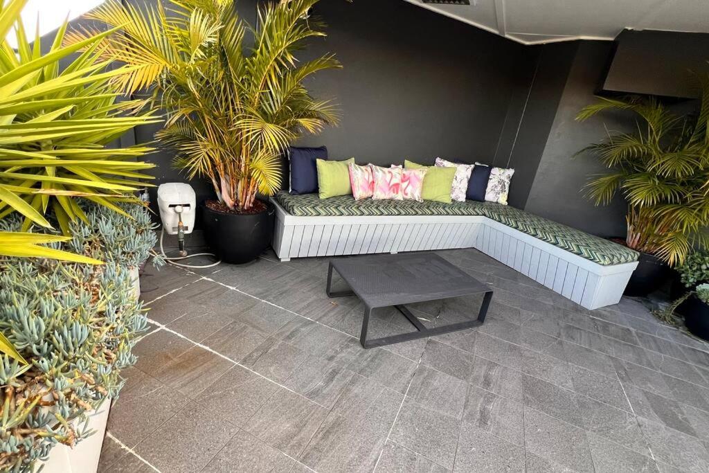GA102 Cremorne Chic Contemporary & Convenient