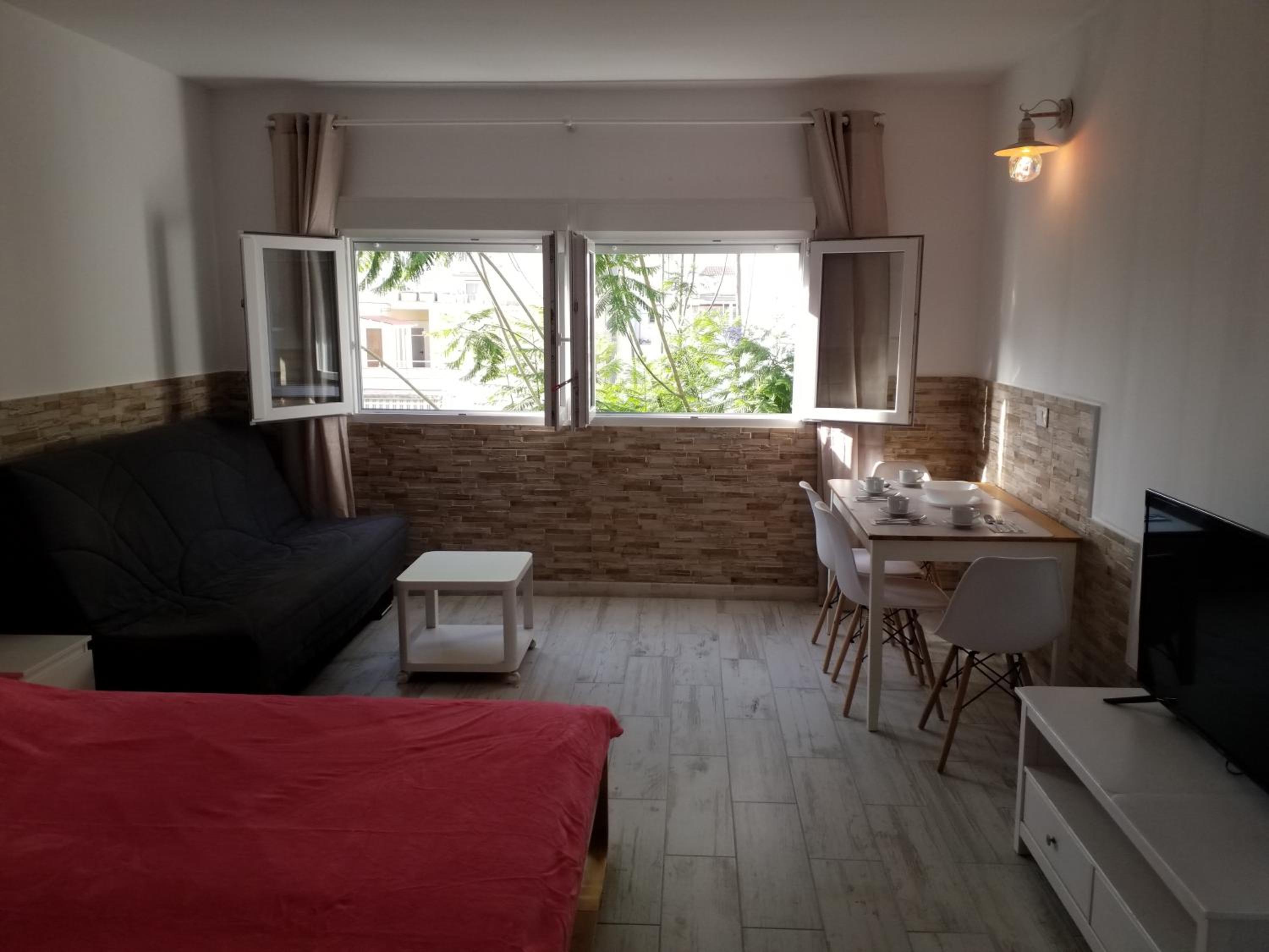 Designer 1 bedroom apartment White Tree 2 minutes to the beach in the city center, Puerto de la Cruz, Tenerife view 4