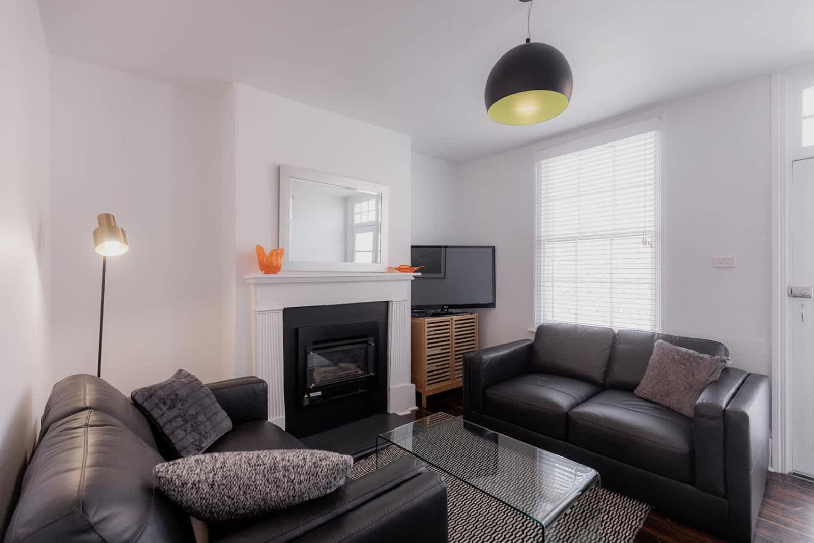 'Fifteen=' - Heritage Terrace in Battery Point
