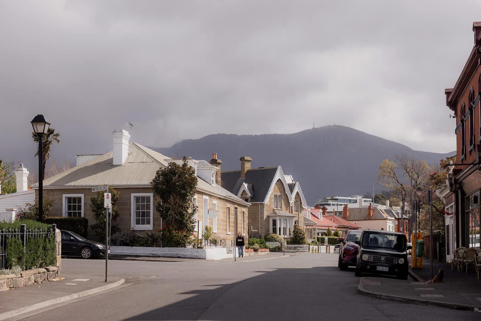 'Fifteen=' - Heritage Terrace in Battery Point