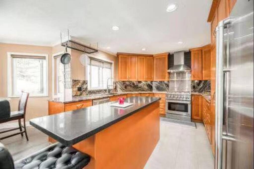 Cheerful exclusively whole house 3bedroom 3bath