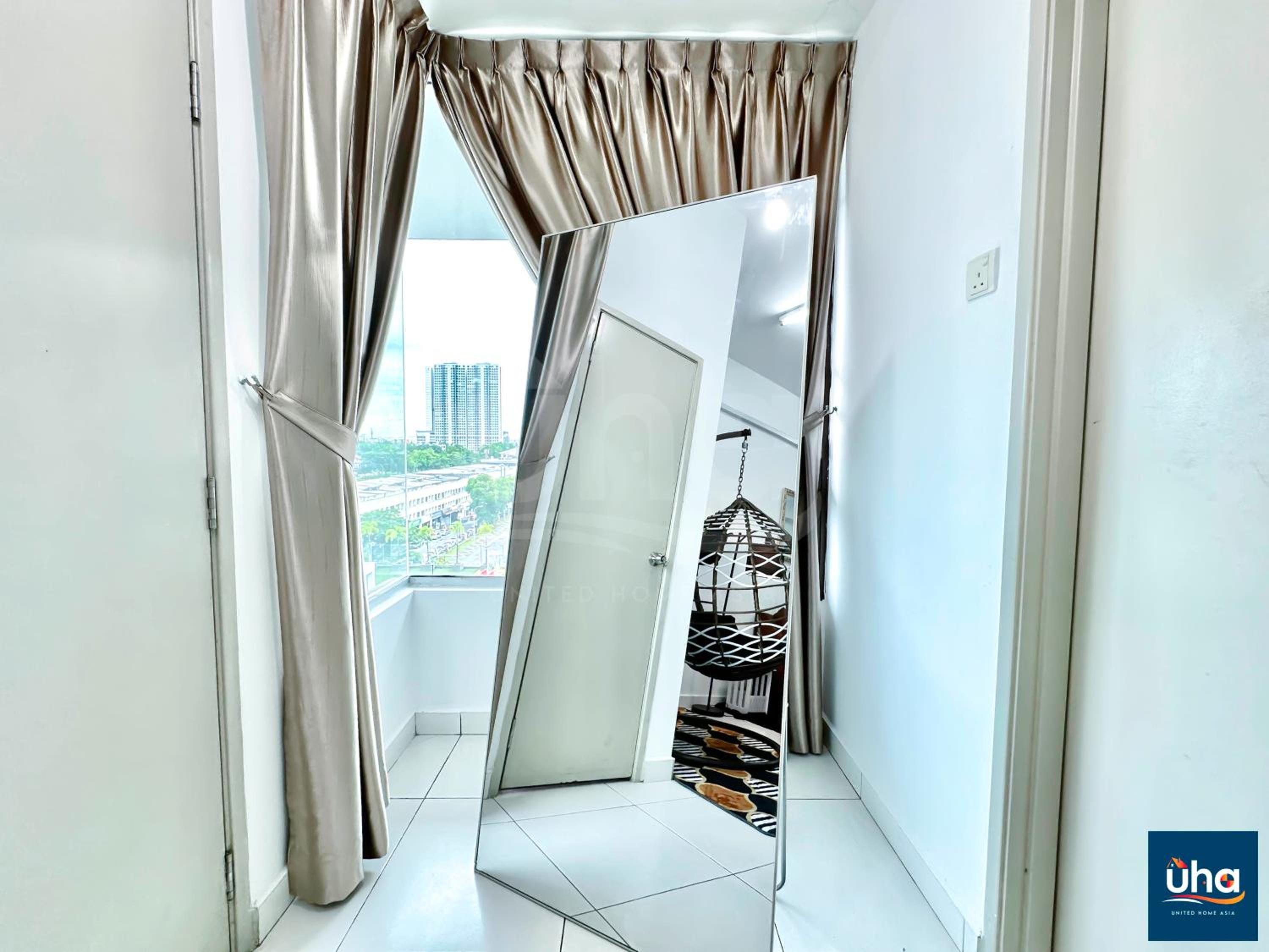 Akademik Suite by RR JBcity
