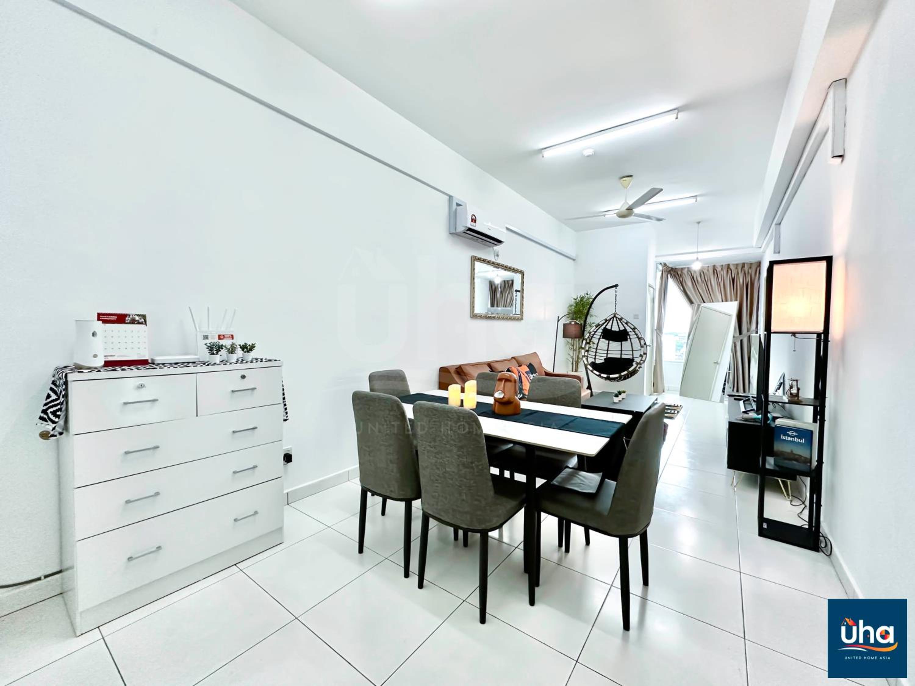 Akademik Suite by RR JBcity