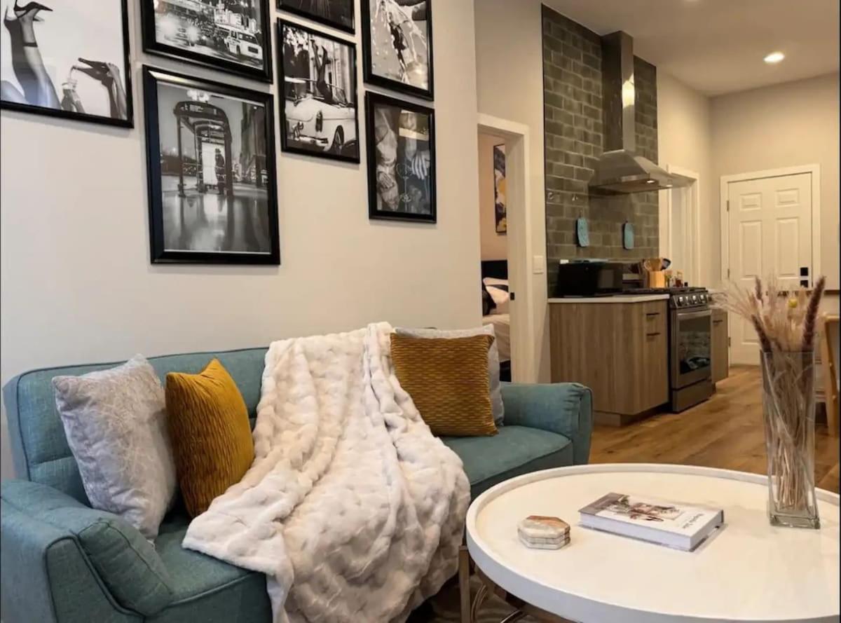 Chic Fully Furnished Condo — Chicago