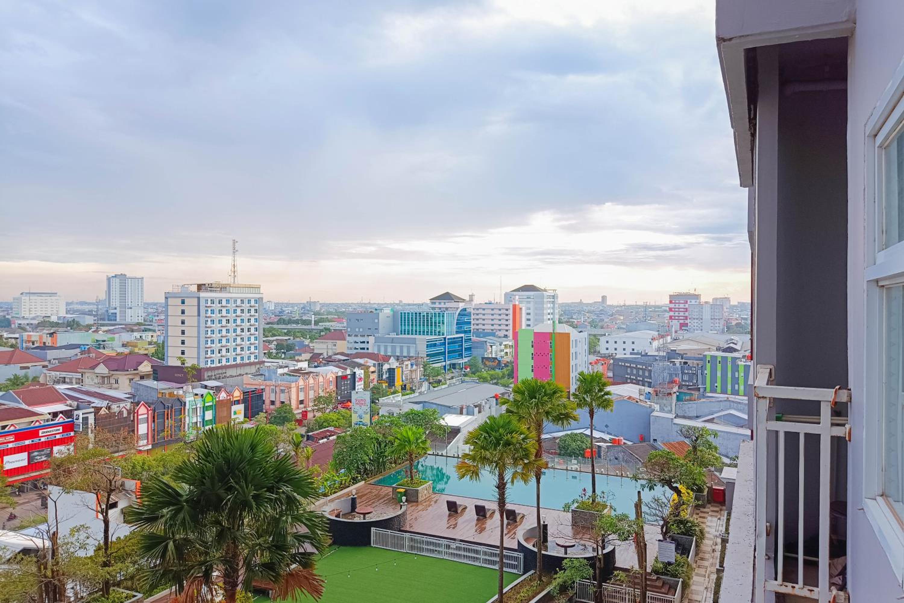 Tranquil Studio at Vida View Makassar Apartment By Travelio view 2