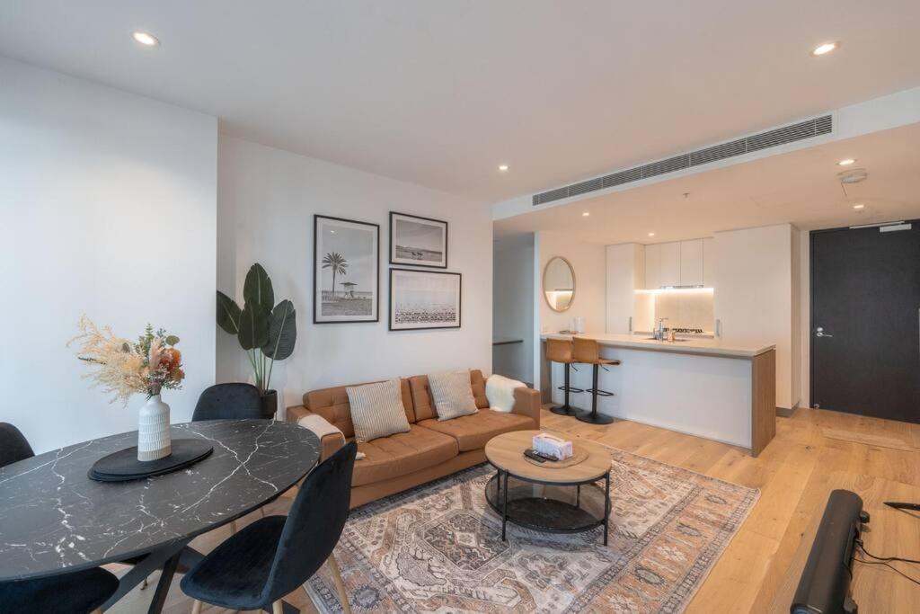 FV Peppers 2BR 2BA w Parking, Shared Spa, Gym, Pool