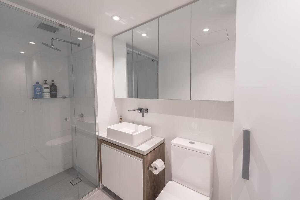 FV Peppers 2BR 2BA w Parking, Shared Spa, Gym, Pool