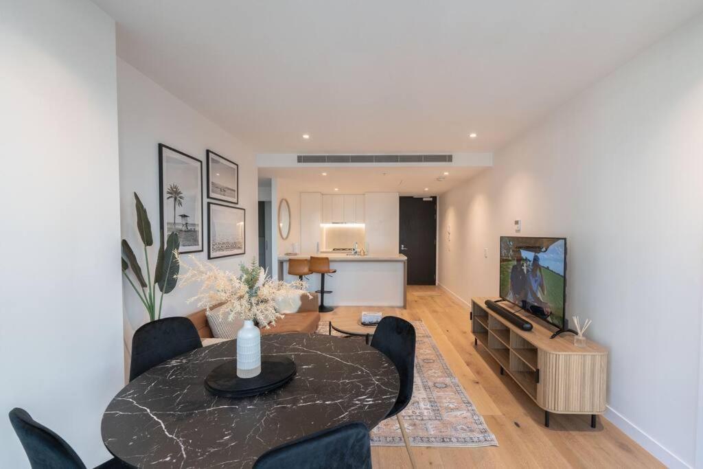 FV Peppers 2BR 2BA w Parking, Shared Spa, Gym, Pool