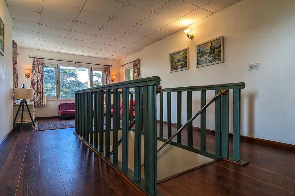 4 bedroom villa with garden near Chail Sanctuary view 4