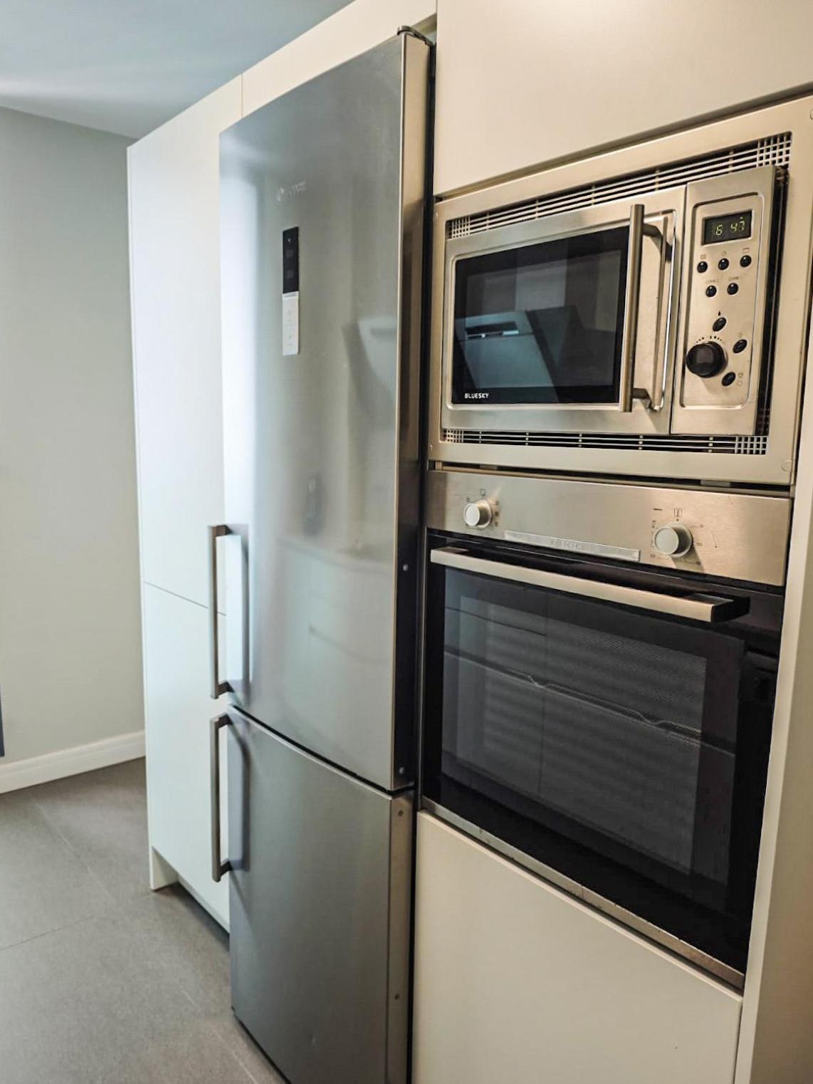 RaNee Apartments - 2 bed 2 bath in city centre view 4