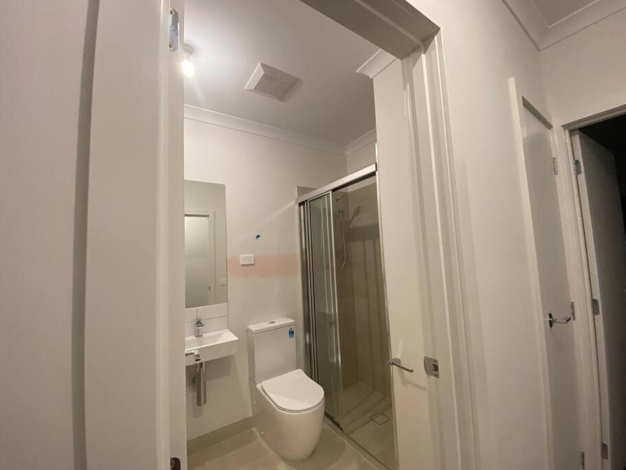 30 Minutes to Airport-3BR-Unfurnished-LUGarage-29G
