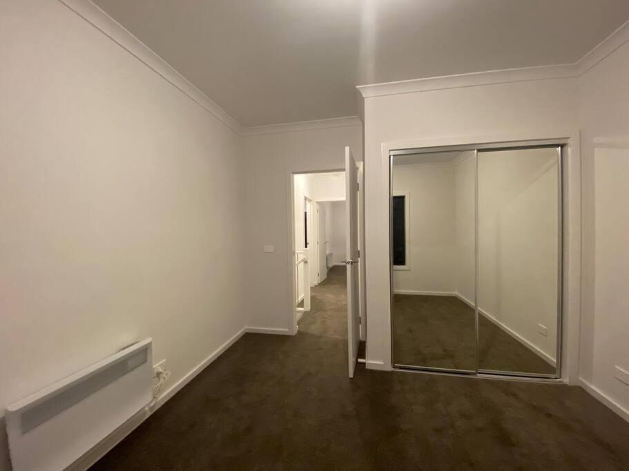 30 Minutes to Airport-3BR-Unfurnished-LUGarage-29G