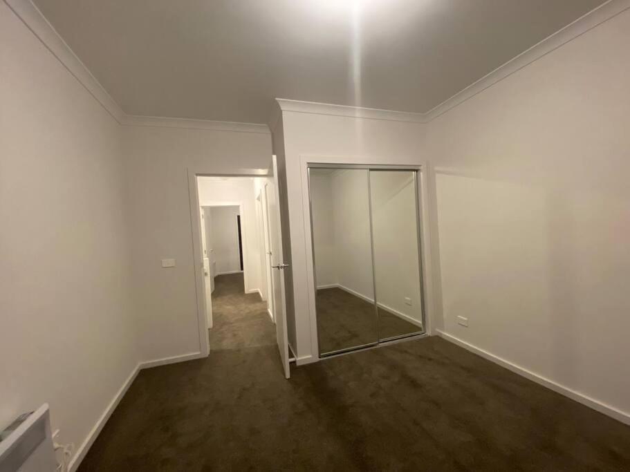30 Minutes to Airport-3BR-Unfurnished-LUGarage-29G