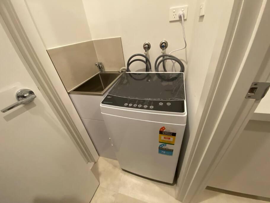 30 Minutes to Airport-3BR-Unfurnished-LUGarage-29G