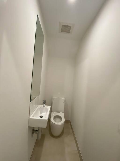 30 Minutes to Airport-3BR-Unfurnished-LUGarage-29G