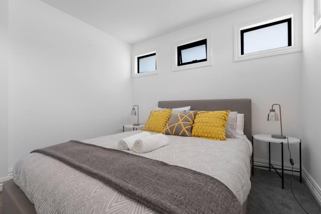Family Oasis Walking distance to Chadstone SC