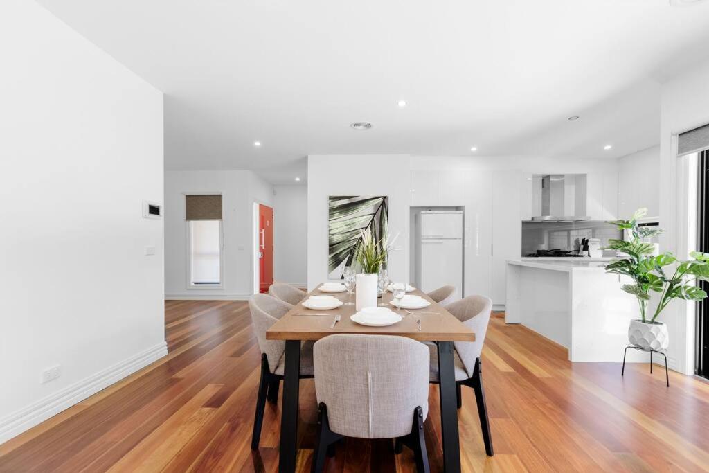 Family Oasis Walking distance to Chadstone SC