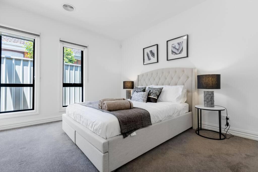 Family Oasis Walking distance to Chadstone SC