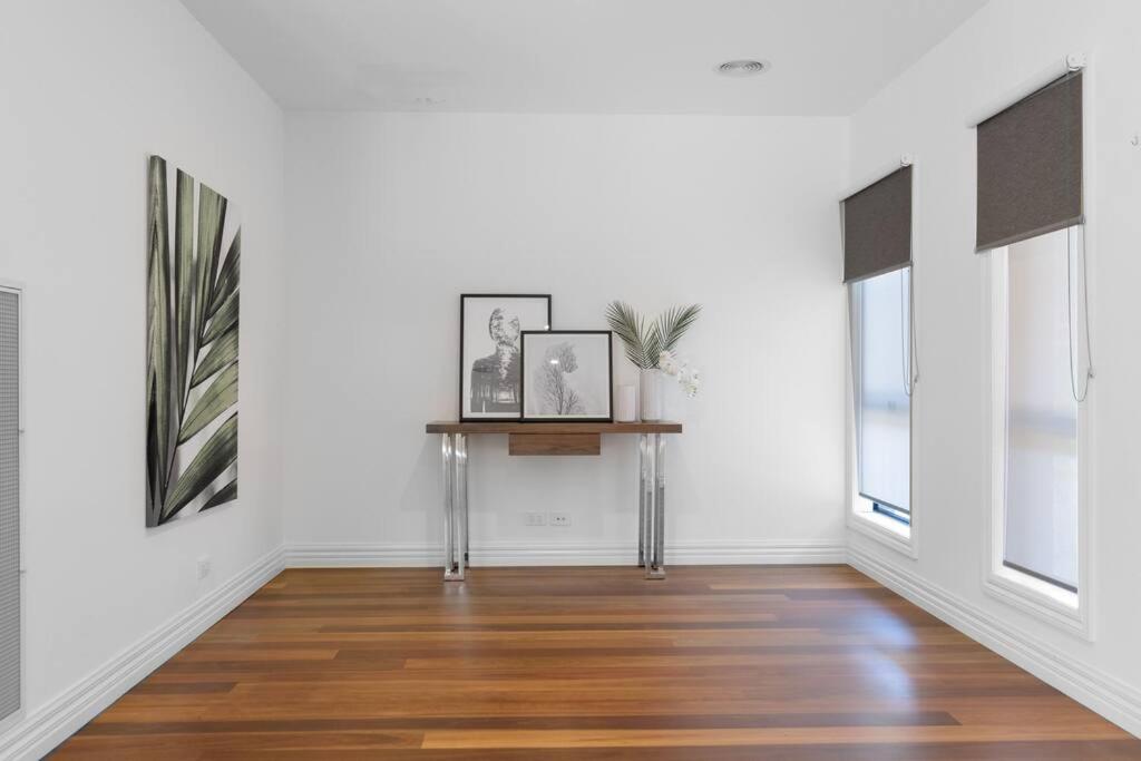 Family Oasis Walking distance to Chadstone SC