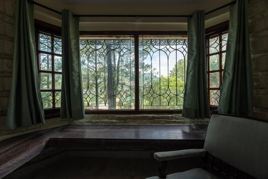 3BHK w picturesque view l Stargazer's Chalet view 4