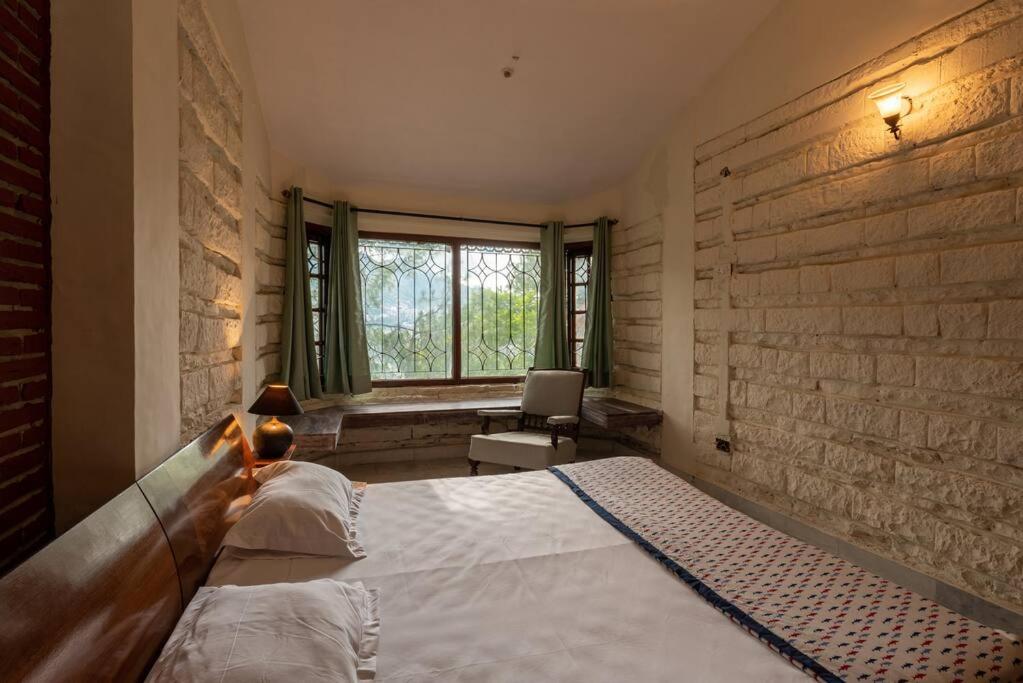 3BHK w picturesque view l Stargazer's Chalet view 5