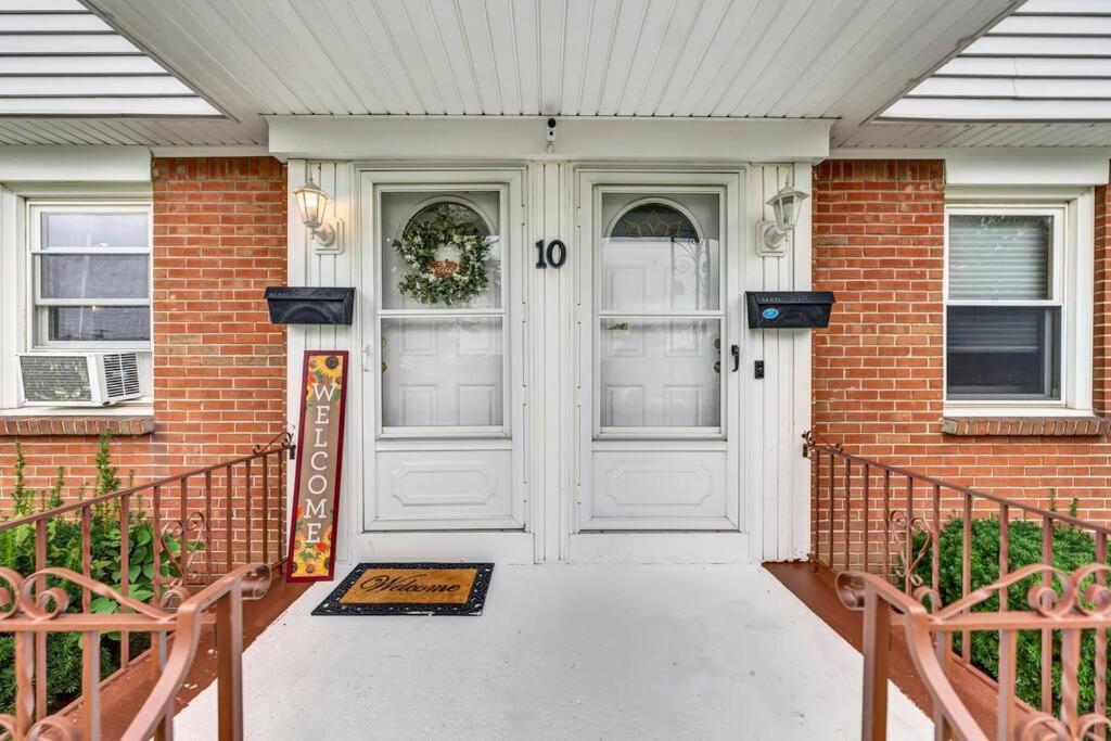 Cozy Duplex Near BUF International Airport view 3