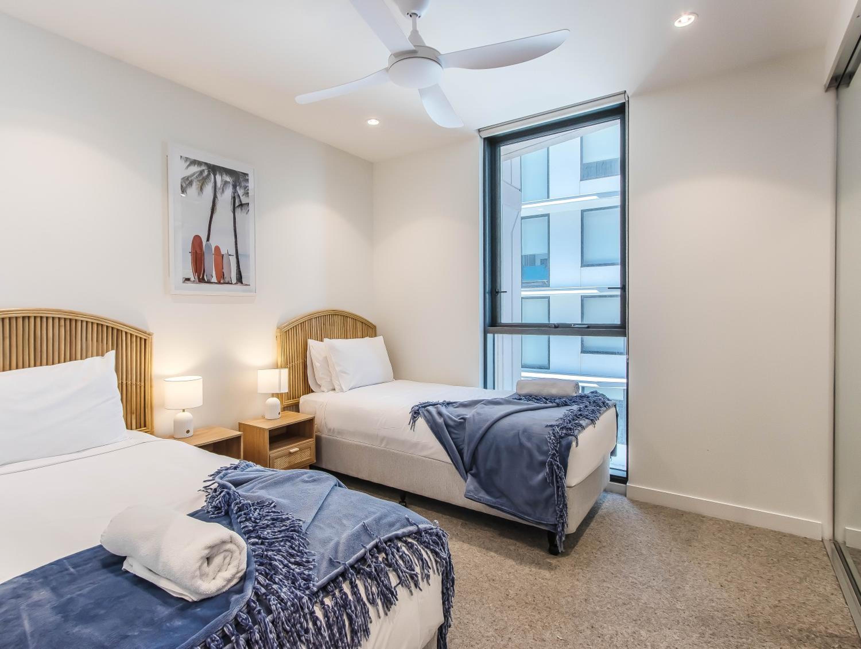 Hemingway Palm Beach - Premium Oceanview Apartments by Burleigh Letting