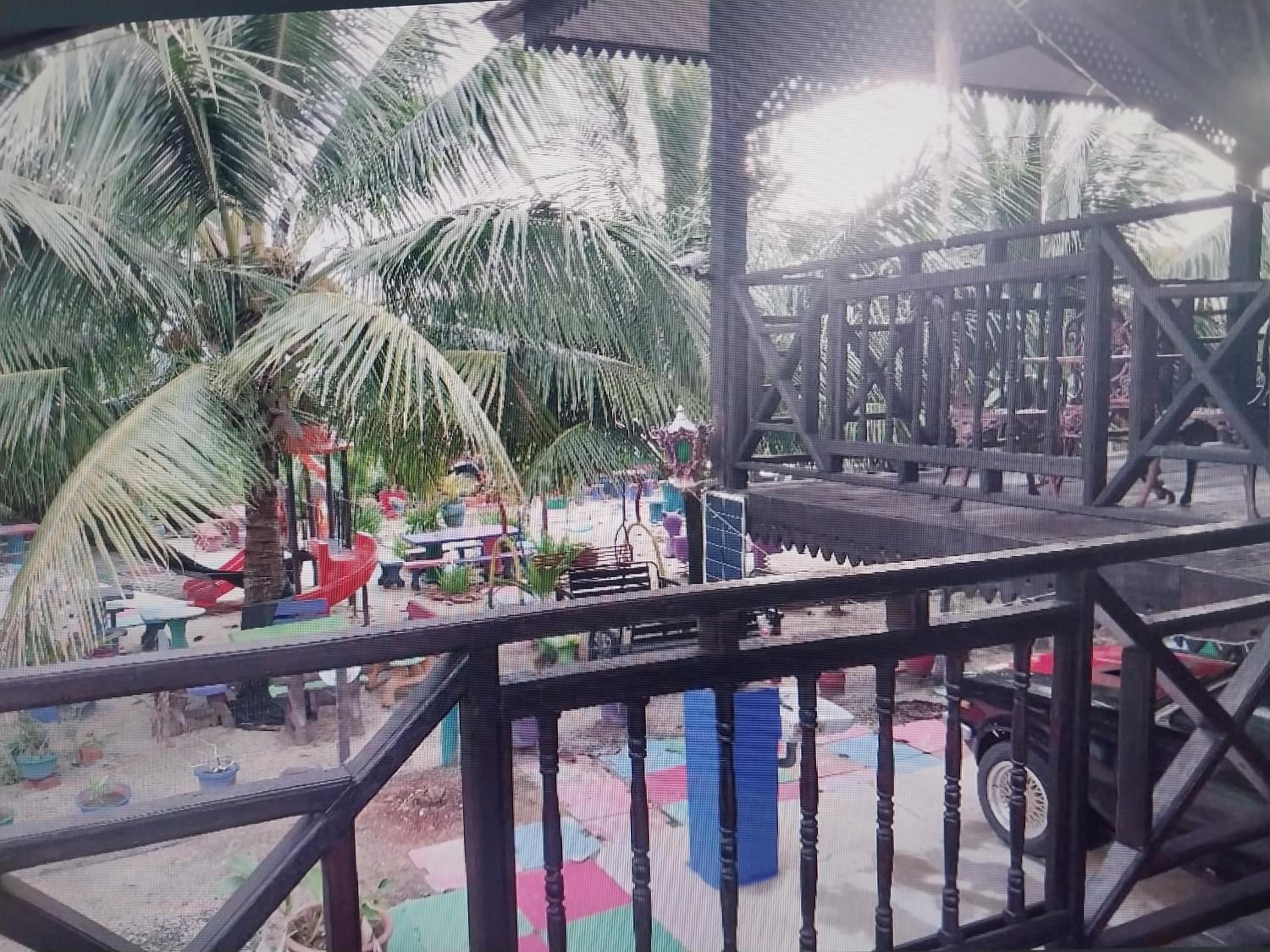 RUMAH KAYU ED BEACH Cafe photo 3