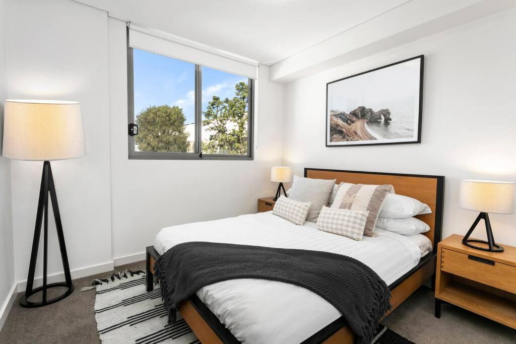 GLAD3 Gladesville Getaway Bright & Contemporary