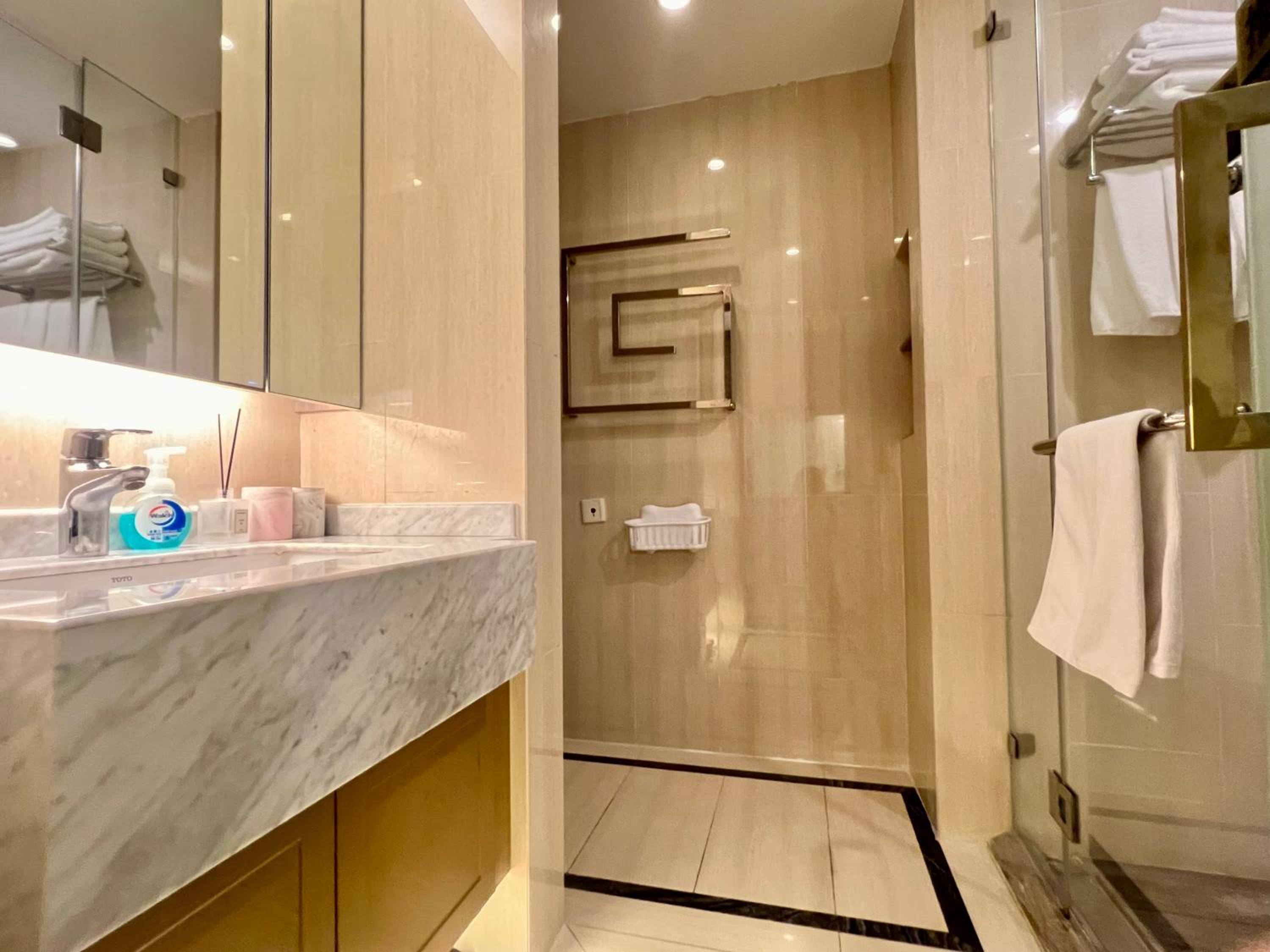 Shanghai Lerongju Boutique Apartment Metro Line 8 20meter