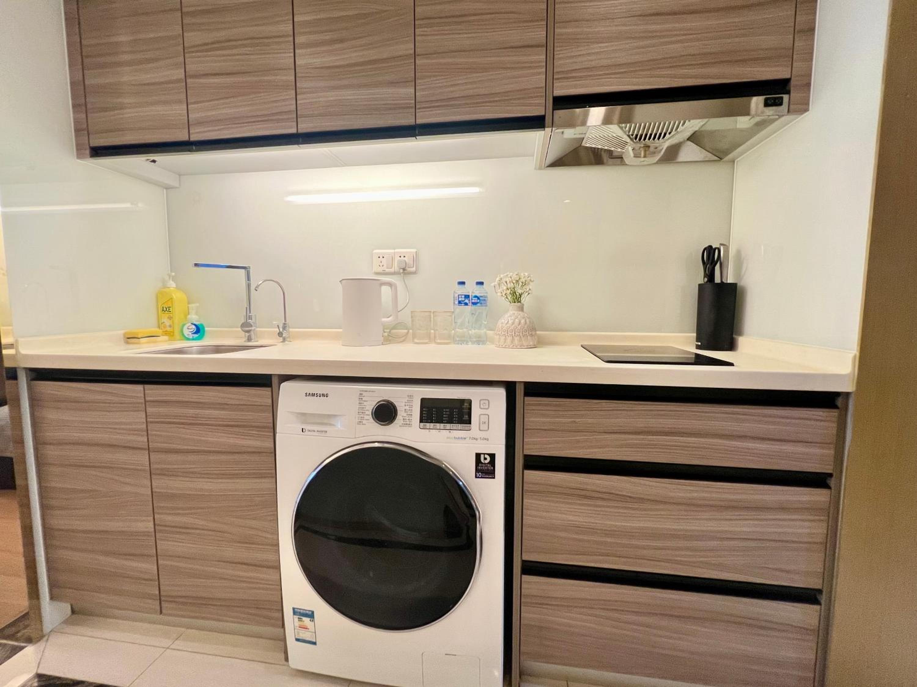 Shanghai Lerongju Boutique Apartment Metro Line 8 20meter