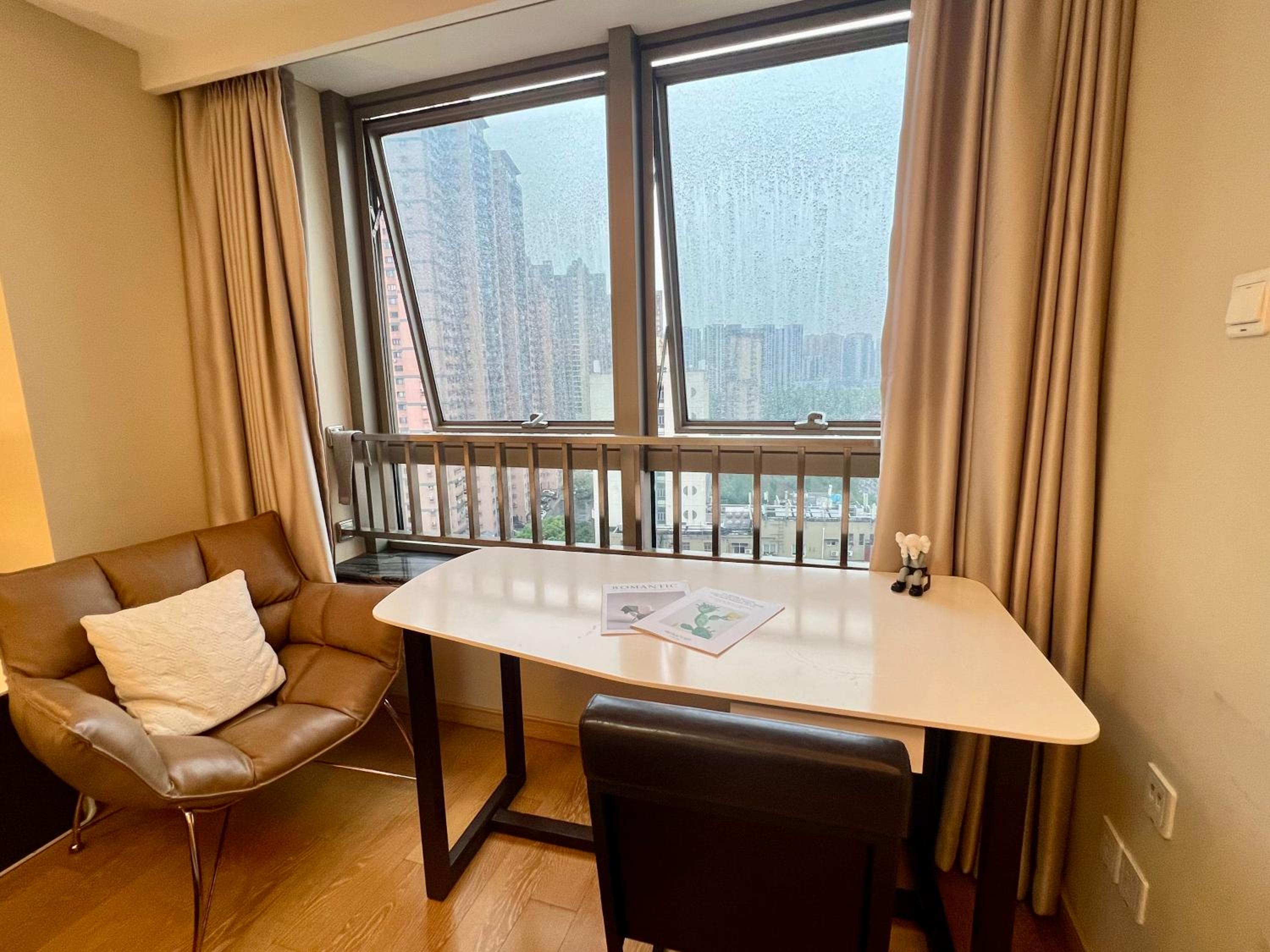 Shanghai Lerongju Boutique Apartment Metro Line 8 20meter