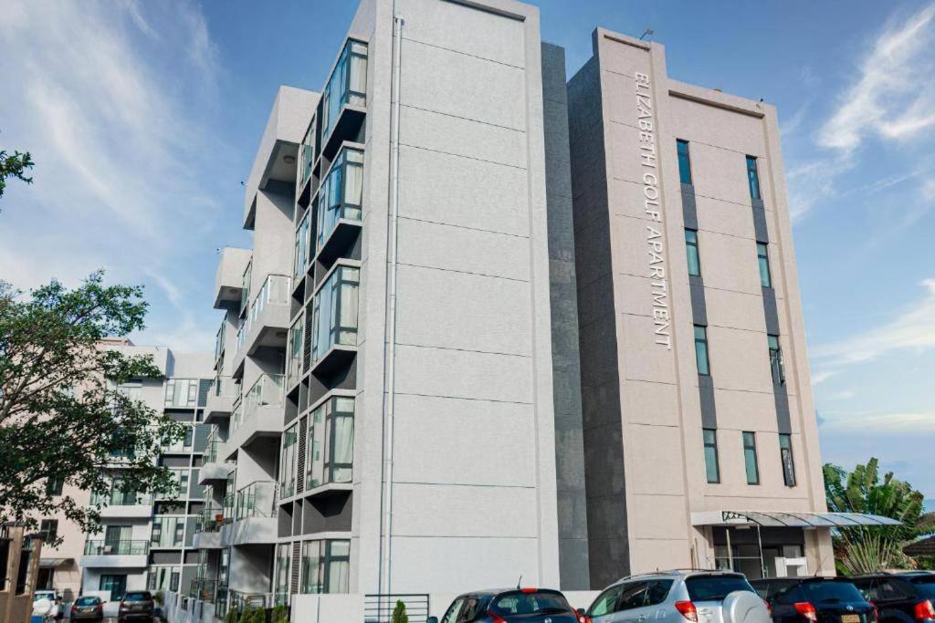 2 BR luxury apartment, KGL-Nyarutarama view 2