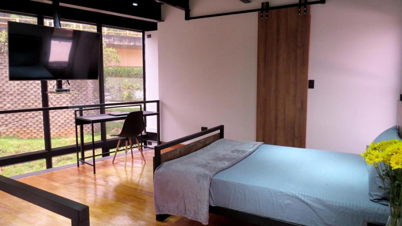 Moderno lotf estilo industrial
