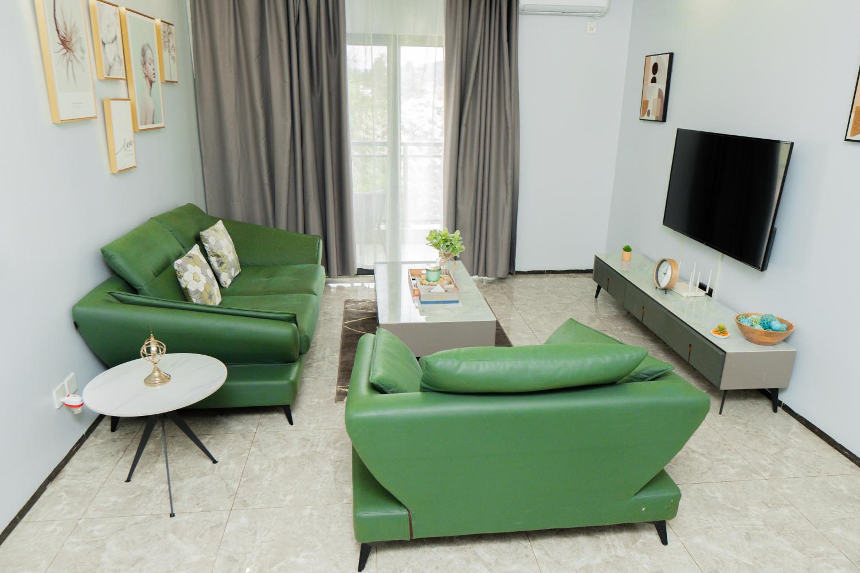 2 BR luxury apartment, KGL-Nyarutarama view 3