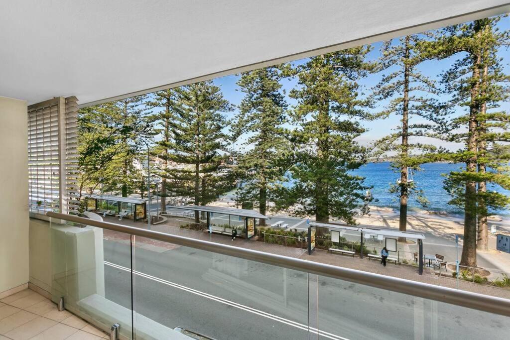 MAN54 -Manly Magic Waterfront Retreat with Gym & Sauna