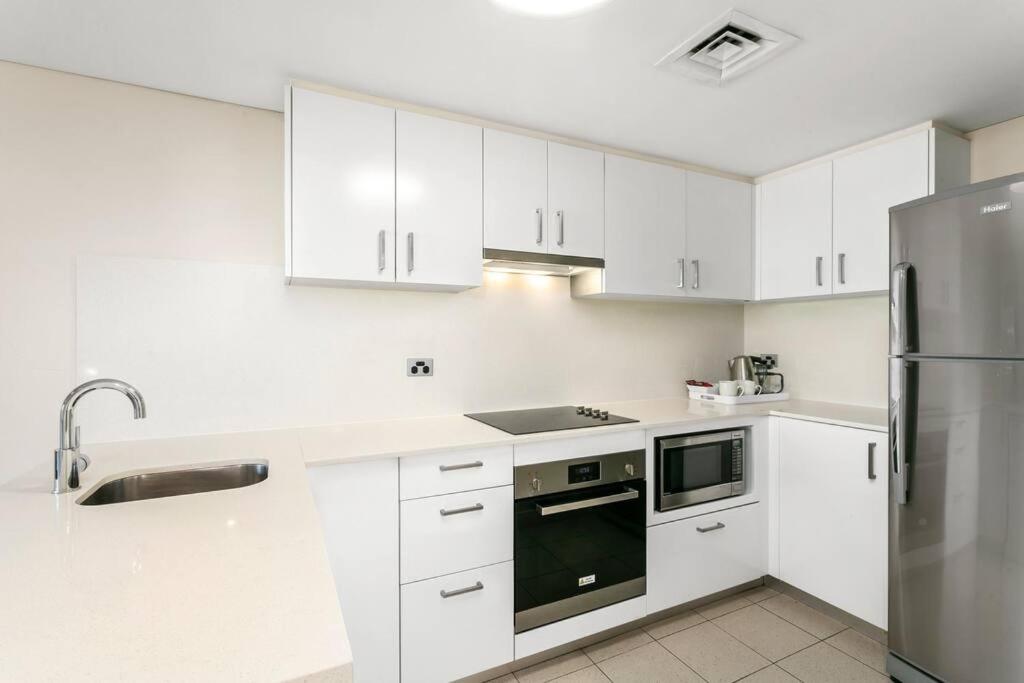 MAN54 -Manly Magic Waterfront Retreat with Gym & Sauna