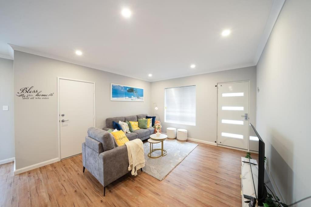 Convinient Cosy home with all around you!
