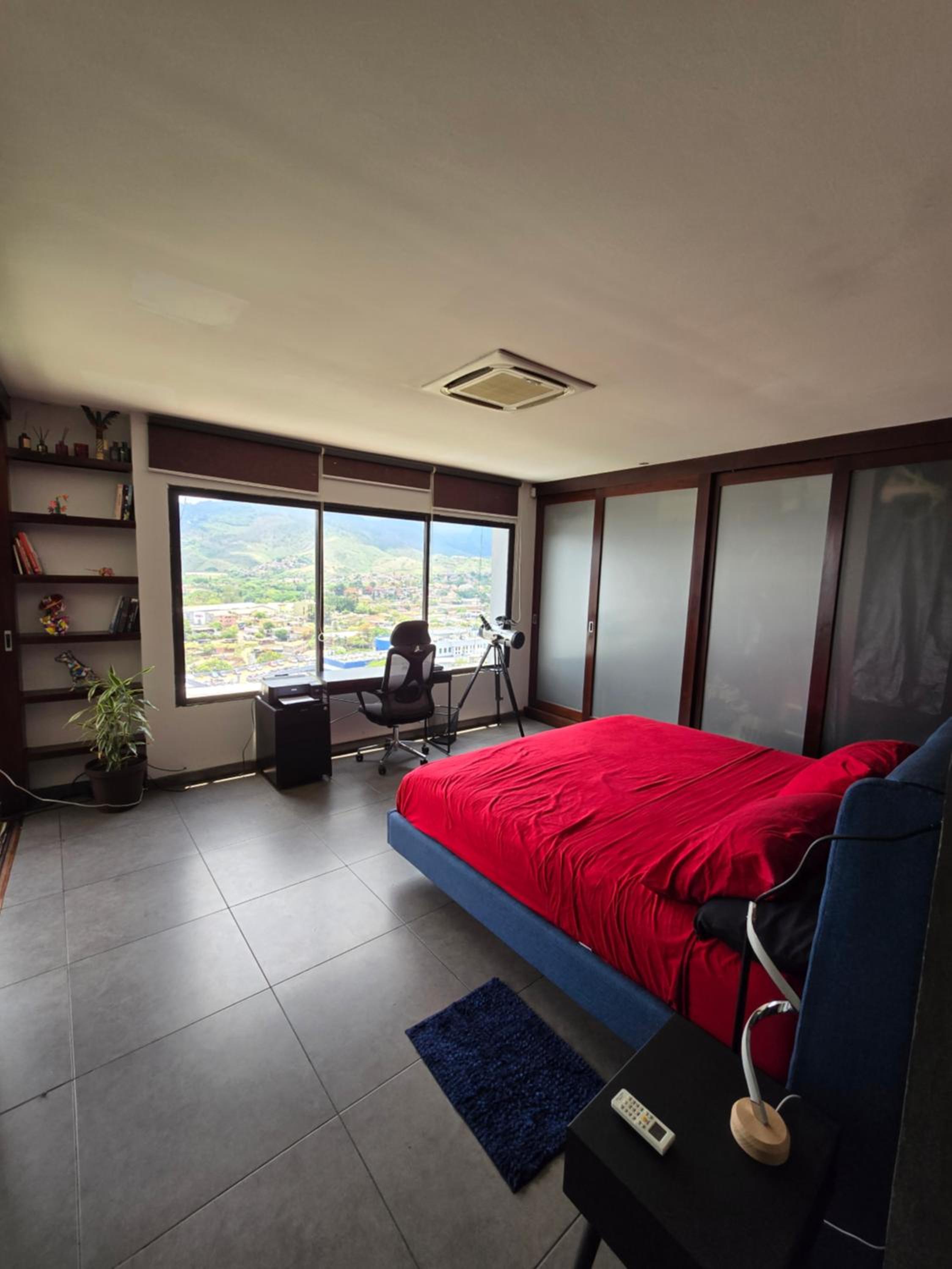 Modern Condo with Amazing View
